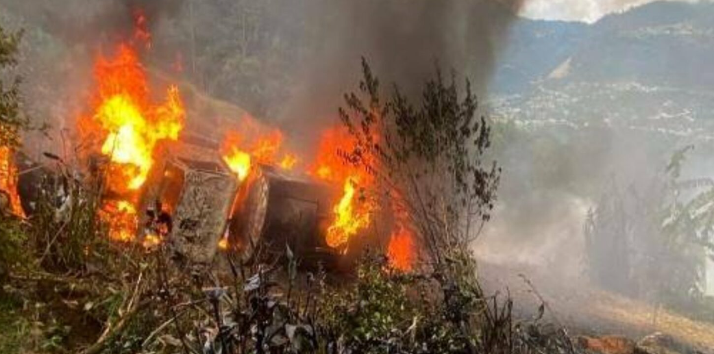Un muerto por volcadura y explosión de una pipa en Chamula, Chiapas